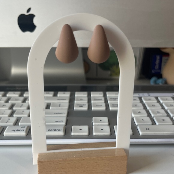 Tan Teardrop Earrings - Picture 1 of 3